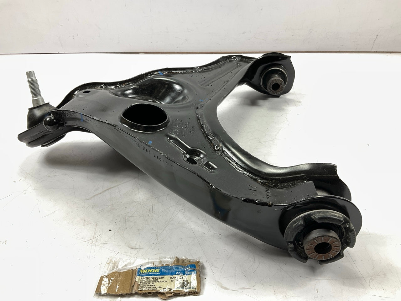MISSING A NUT - Moog RK620220 Front Right Lower Control Arm With Ball Joint