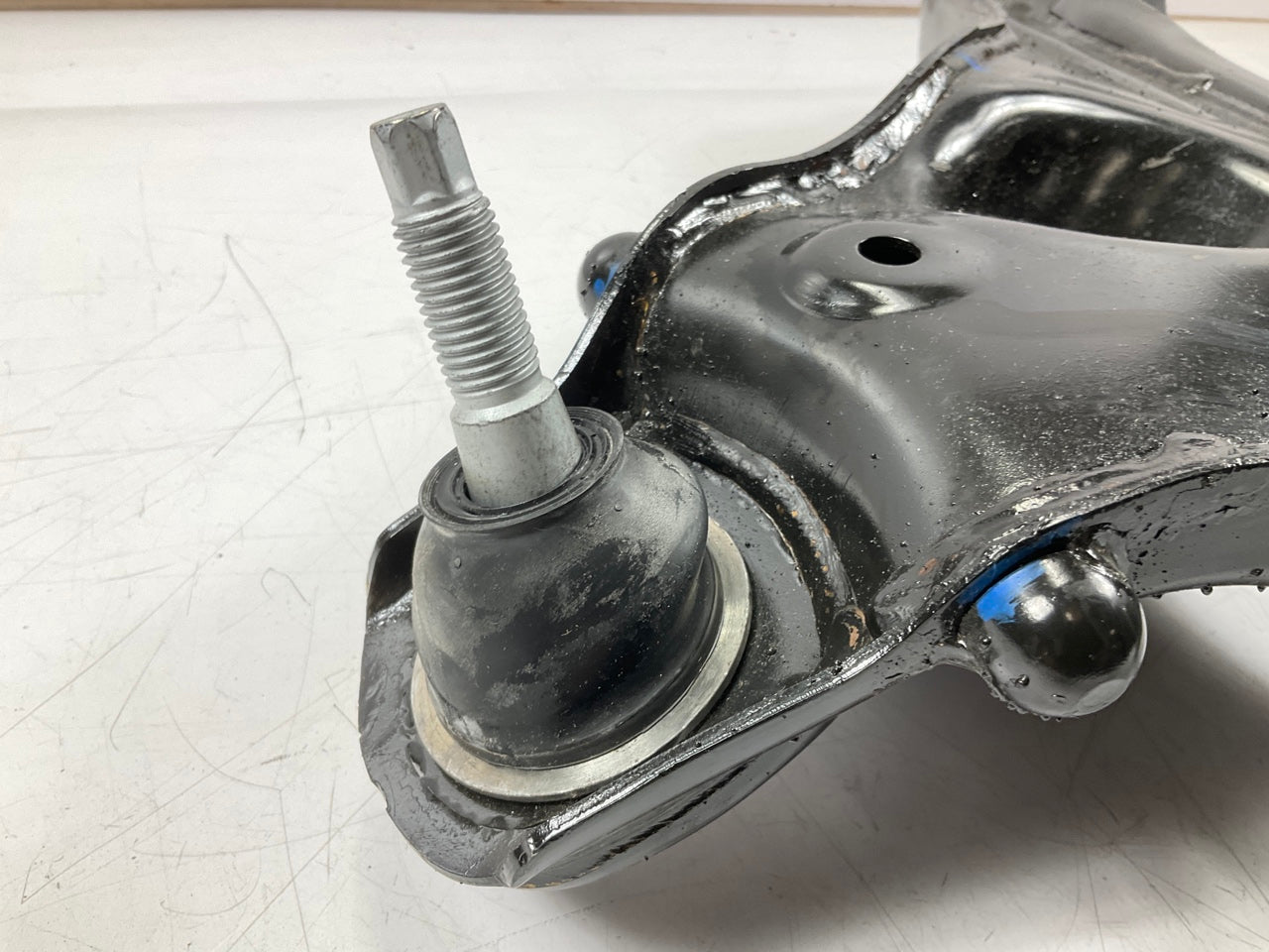 MISSING A NUT - Moog RK620220 Front Right Lower Control Arm With Ball Joint