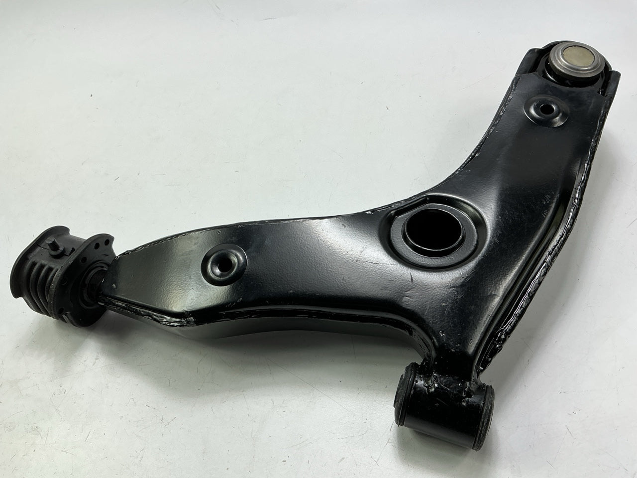 Moog RK620593 Front Right Lower Control Arm For 2000 Volvo S40, V40