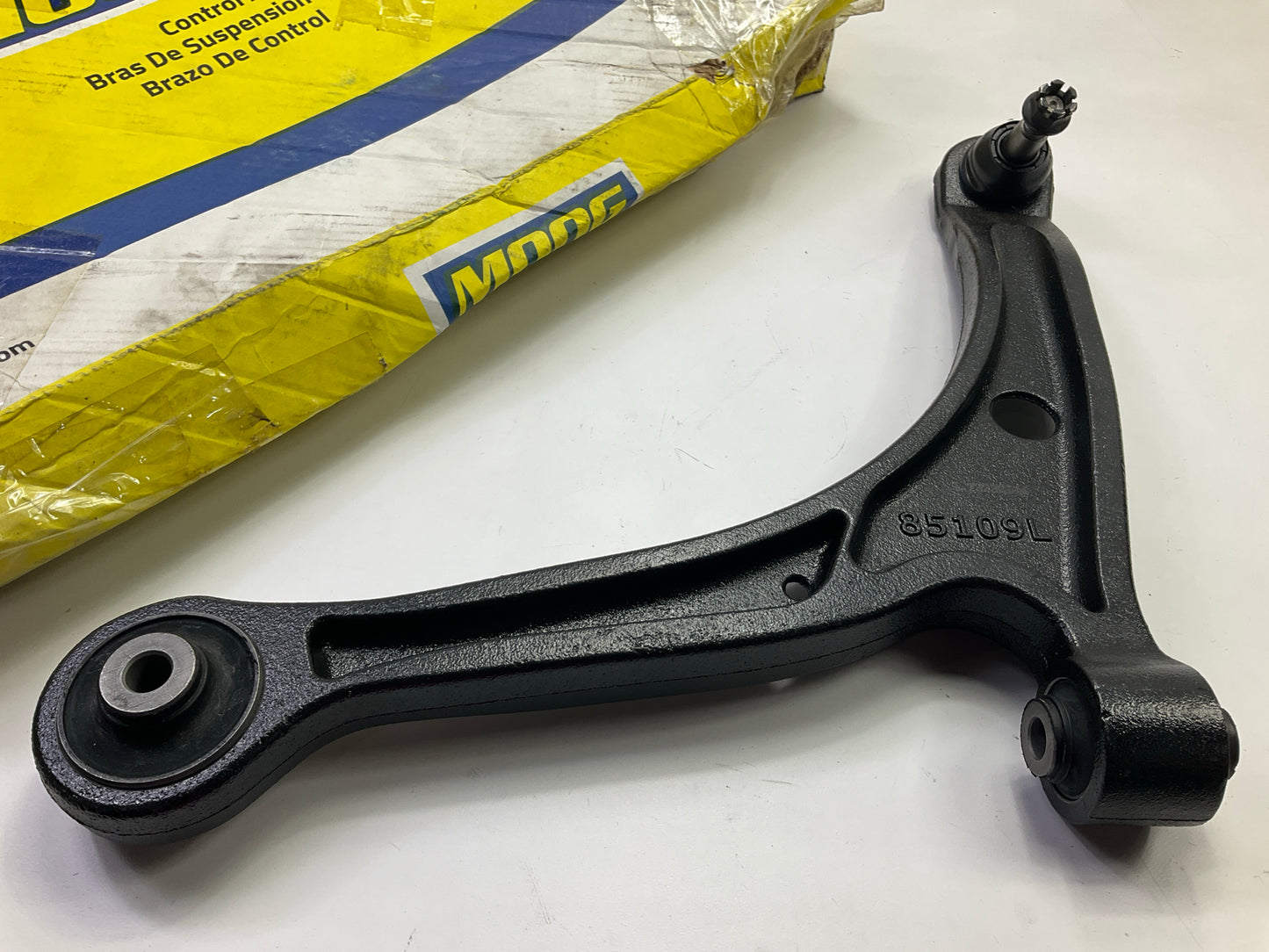 Moog RK621349 Front Left Lower Suspension Control Arm And Ball Joint