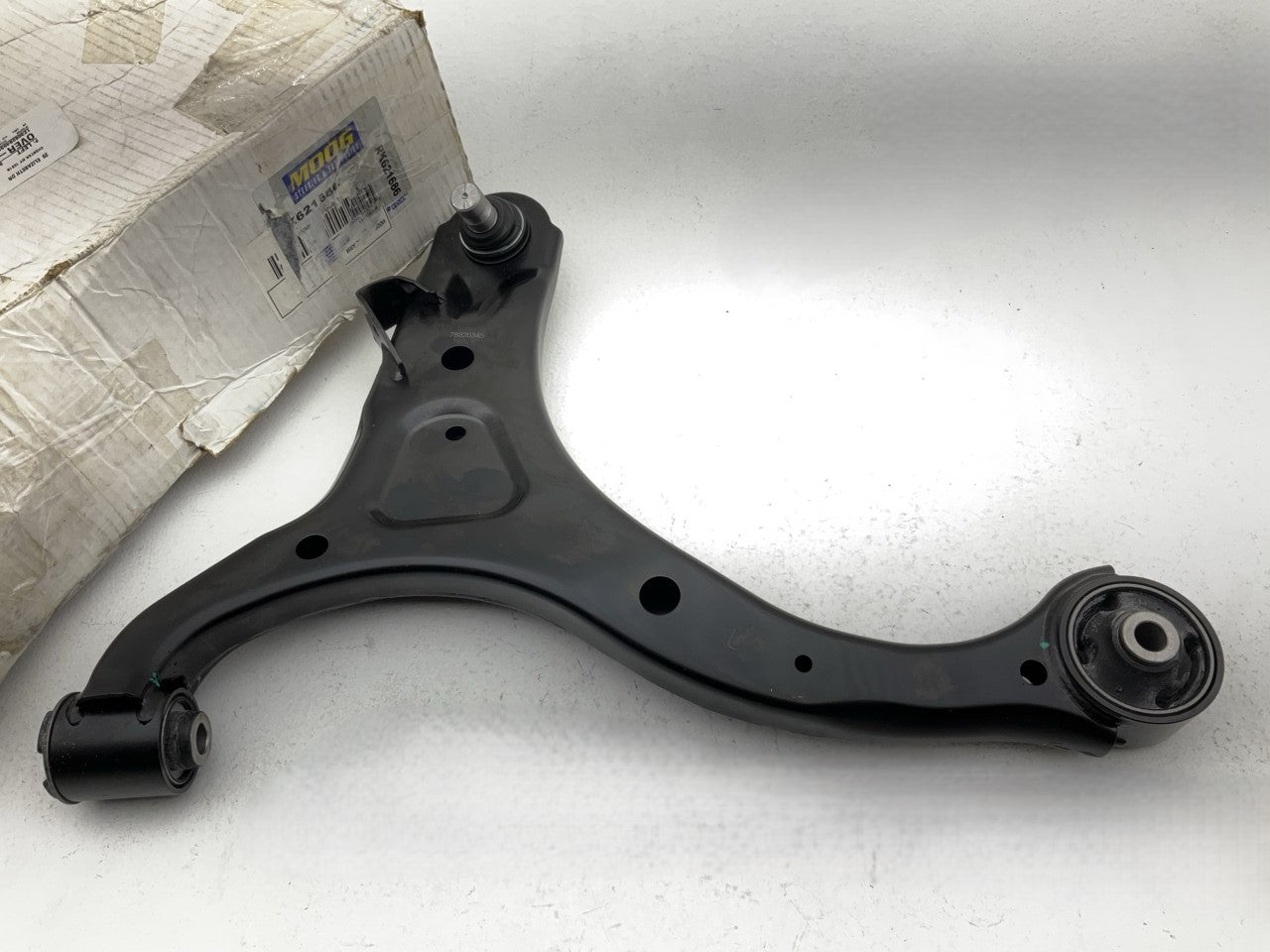 Moog RK621686 Front Left Lower Control Arm For 2007-2009 Hyundai Santa Fe