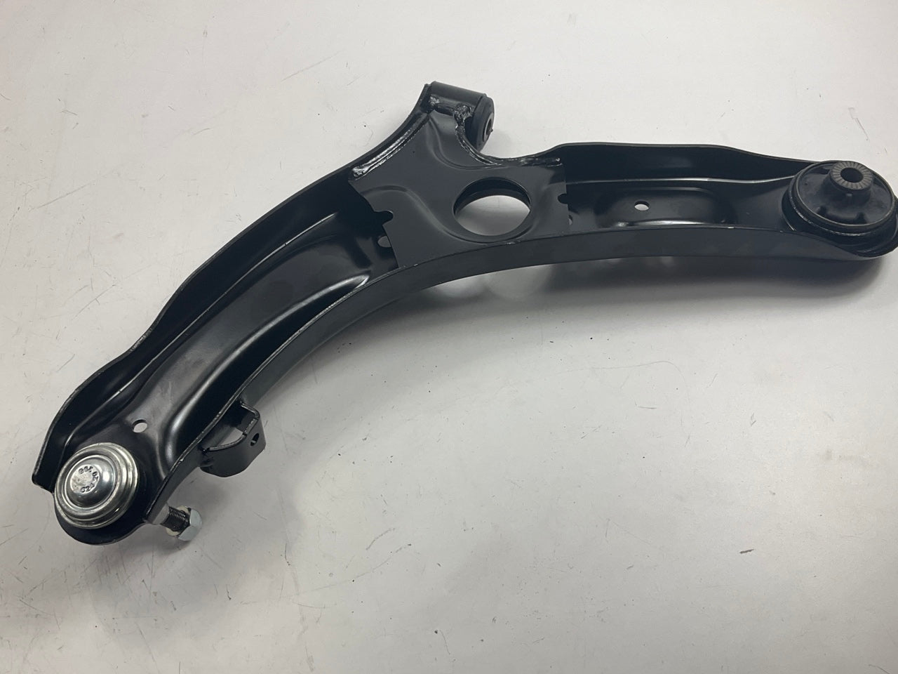 Moog RK622646 Front Right Lower Suspension Control Arm And Ball Joint