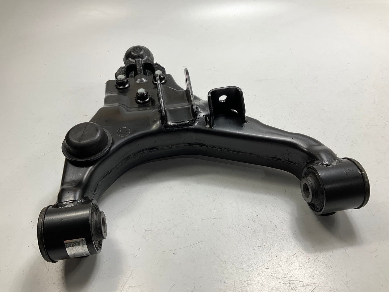 Moog RK622720 Front Left Lower Control Arm For 2005-2006 Kia Sorento