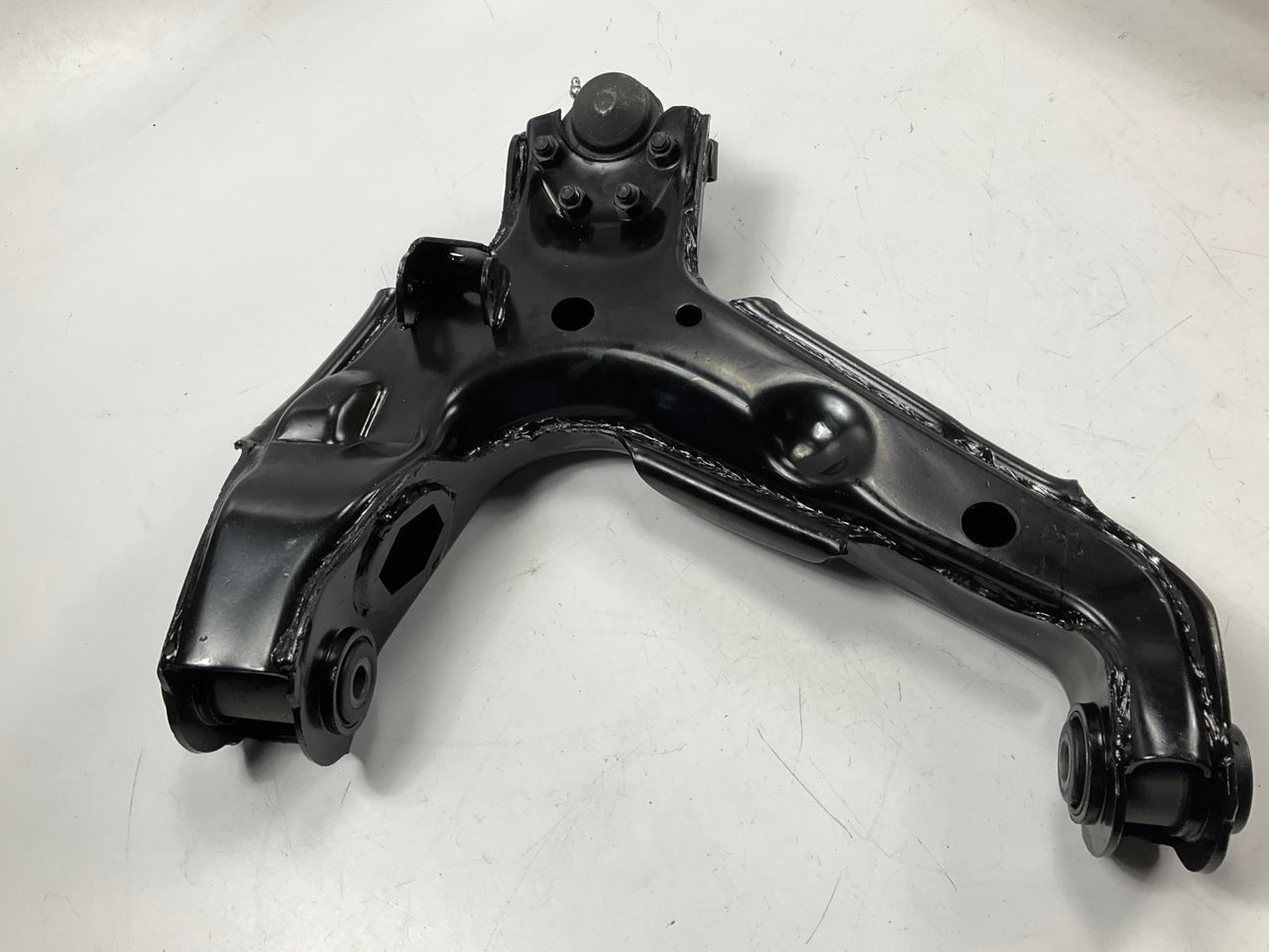 Moog RK641492 Front Left Lower Control Arm - 1992-2005 Chevy Astro AWD ONLY