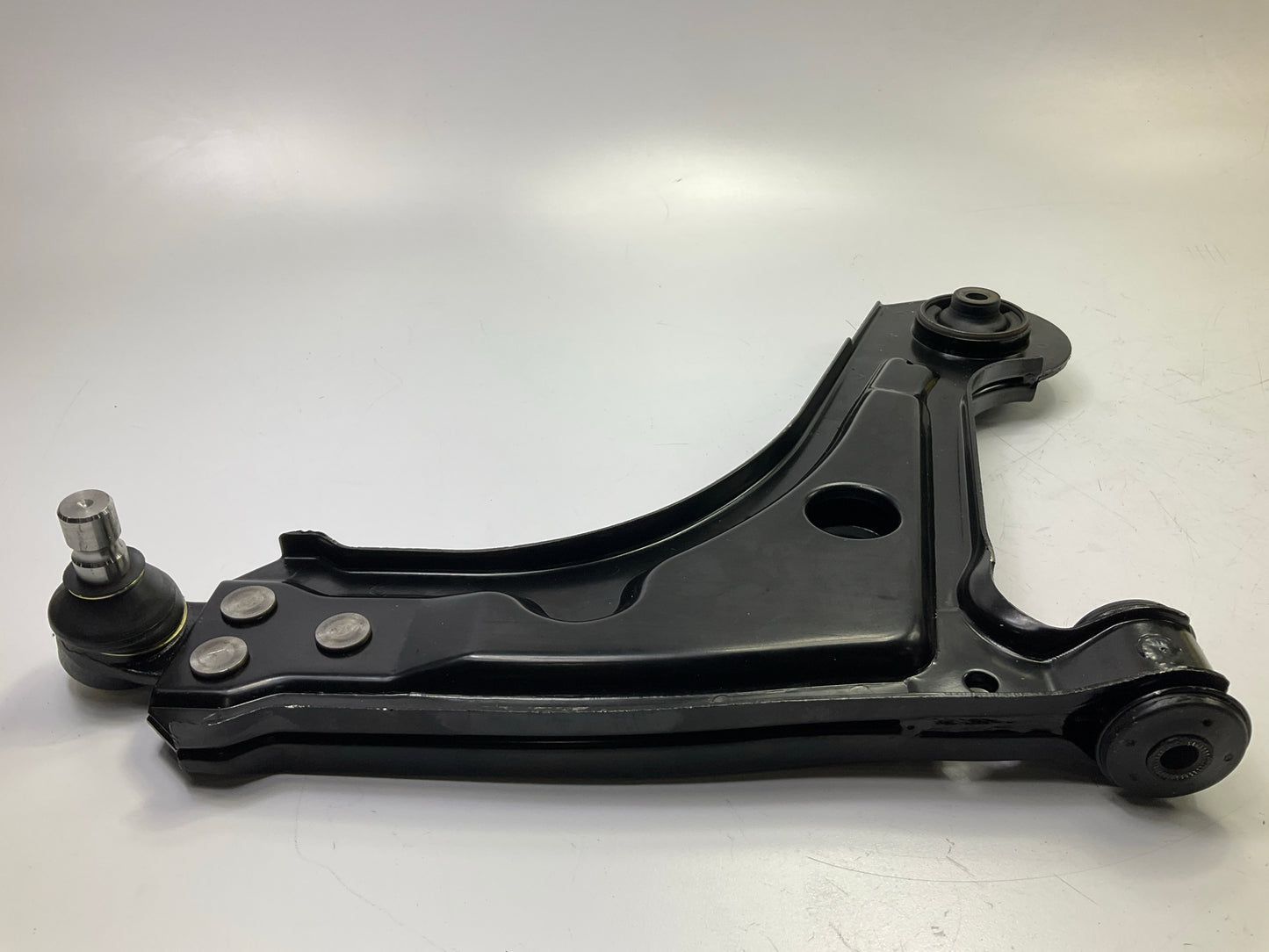 Moog RK641518 Front Right Lower Suspension Control Arm And Ball Joint