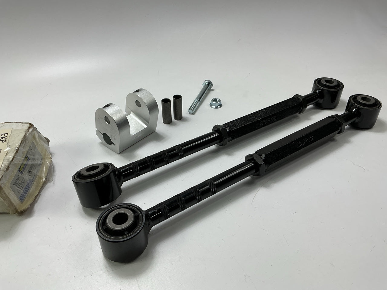 Moog RK641841 Lower Suspension Control Arm Kit Set