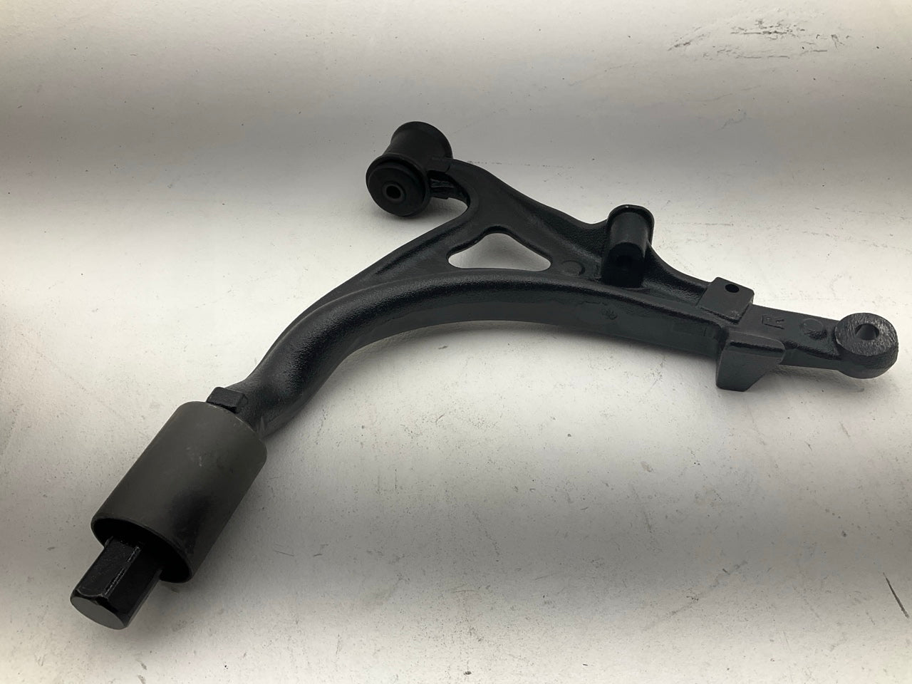 Moog RK642049 Front Right Lower Suspension Control Arm 98-00 ML320, 99-00 ML430