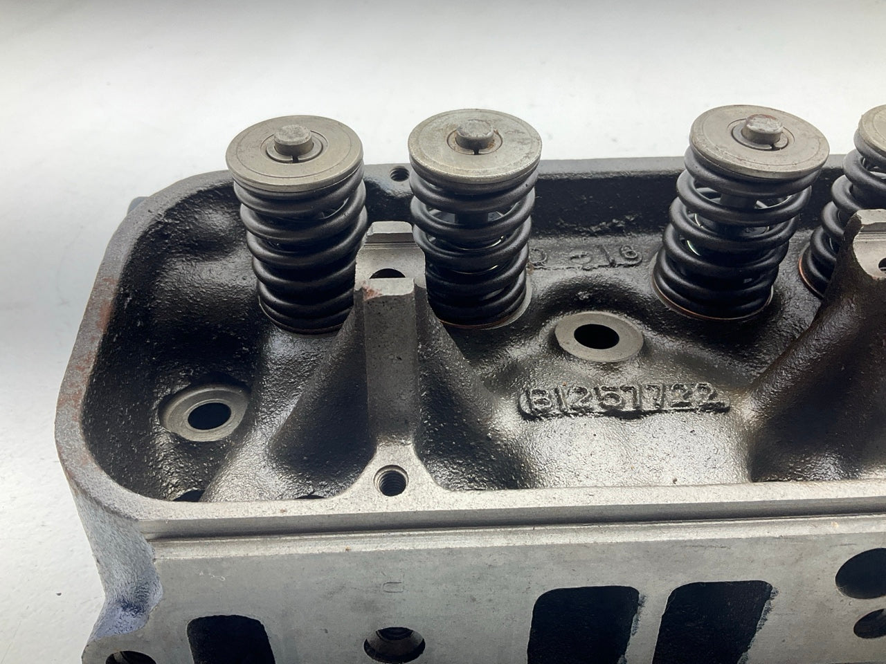 REMAN. Moores GMC6830 Engine Cylinder Head # B1257722, Shaft Mount Rocker Arms