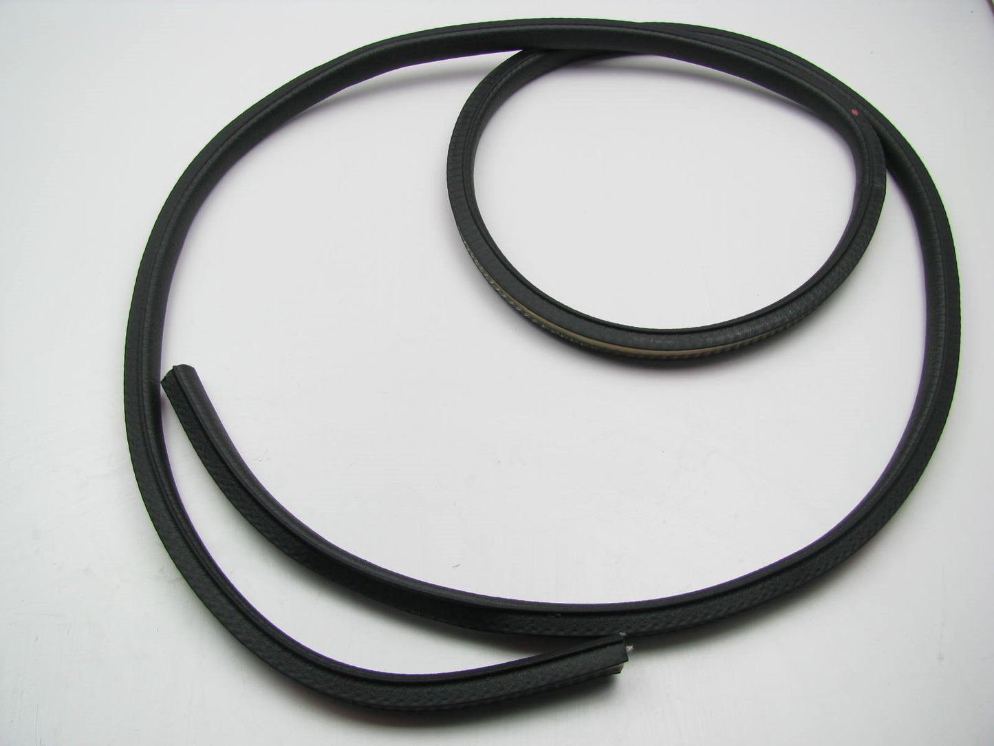 NEW - OEM MOPAR 0KJ65DX9 Rear Left Door Weatherstip Seal For 1997-1999 Neon