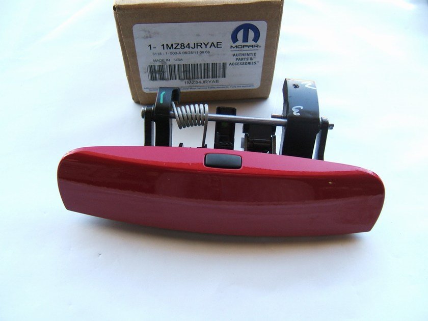 NEW - OEM 1MZ84JRYAE Right Passenger Side Door Handle For 2011-12 Challenger