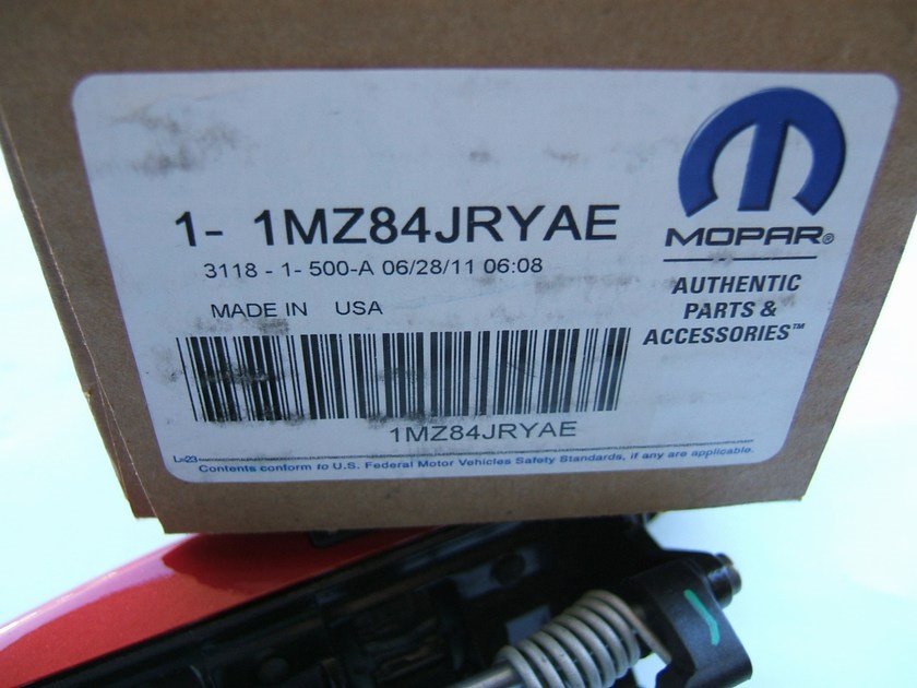 NEW - OEM 1MZ84JRYAE Right Passenger Side Door Handle For 2011-12 Challenger
