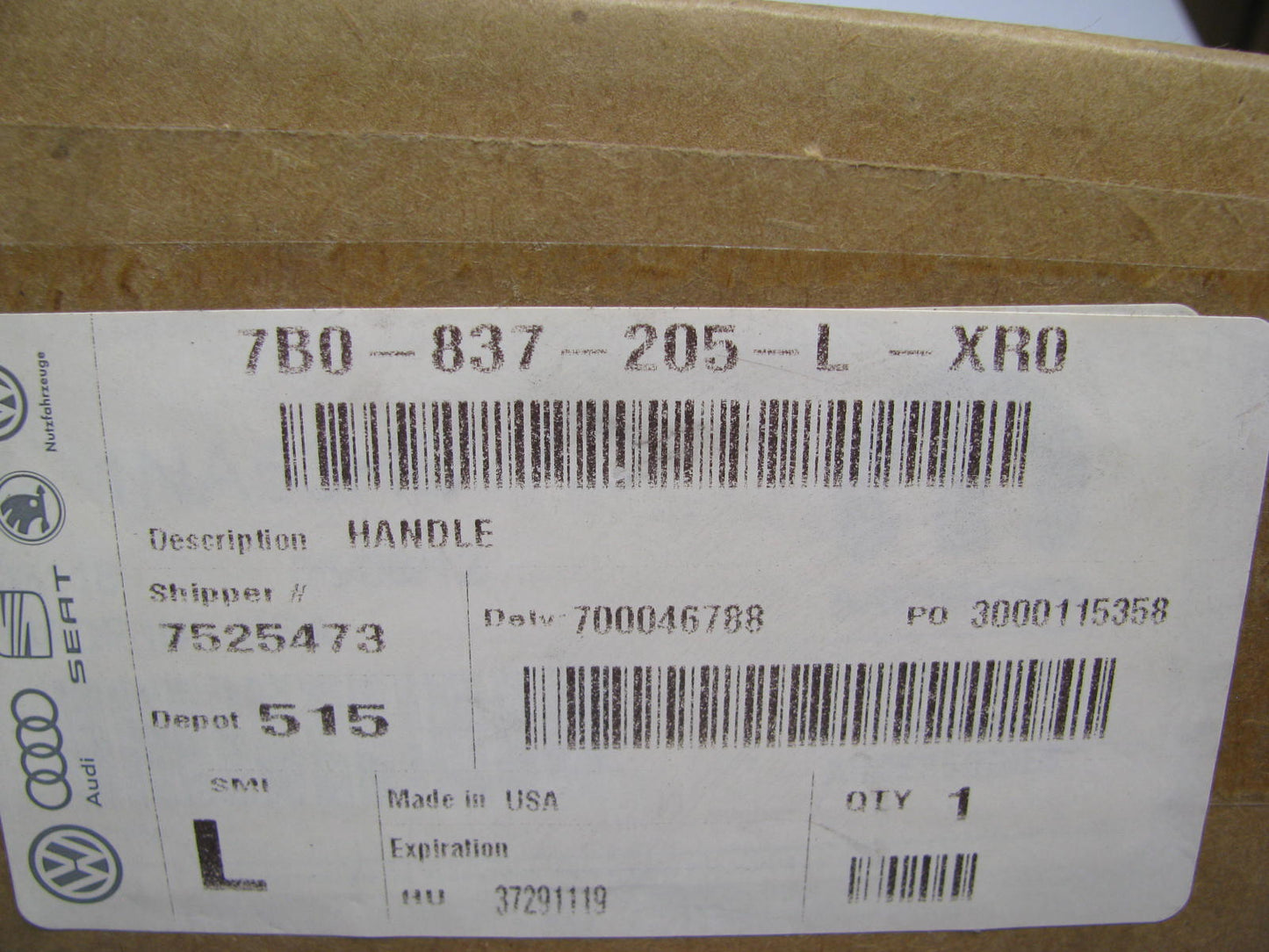 New BLACKBERRY Exterior LEFT Door Handle OEM For 12-13 Town & Country 1NA53HBVAD