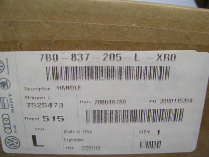 New BLACKBERRY Exterior LEFT Door Handle OEM For 12-13 Town & Country 1NA53HBVAD