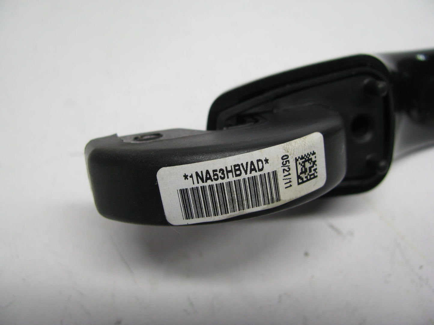 New BLACKBERRY Exterior LEFT Door Handle OEM For 12-13 Town & Country 1NA53HBVAD