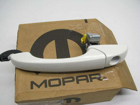 NEW GENUINE 1NA53SW1AD Exterior FRONT LEFT Door Handle STONE WHITE