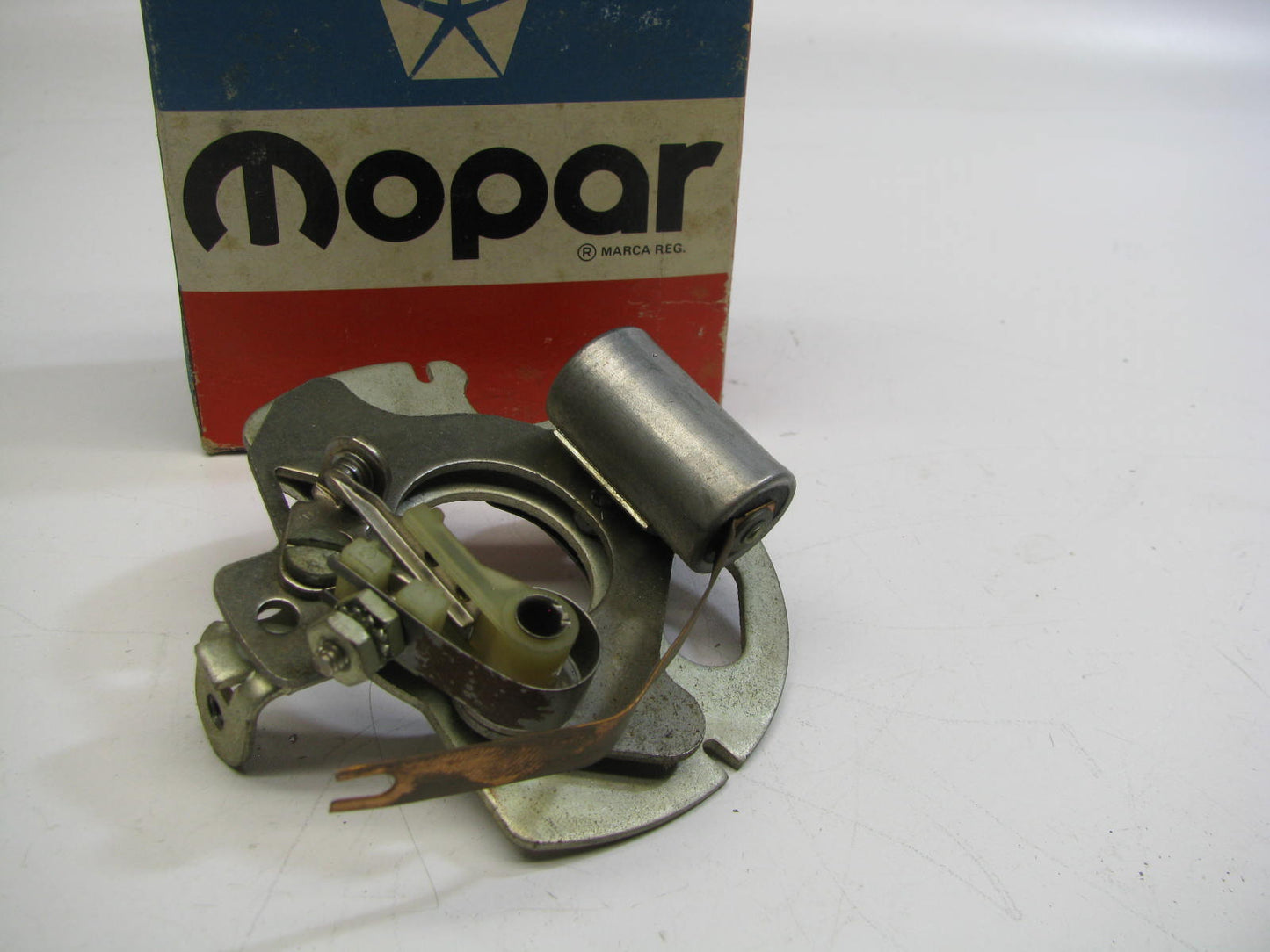 NOS - OEM Mopar 2875861 Ignition Distributor Breaker Plate