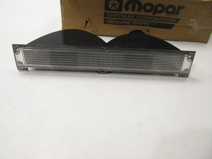 OEM  Park/Turn Signal Lamp Housing 4076567 For Various Diplomat Fifth Ave.