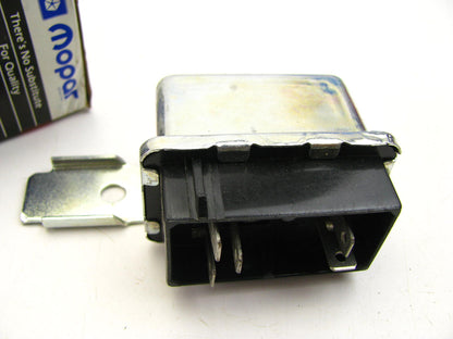 NEW - OEM Mopar 4221386 Engine Cooling Fan Motor Relay