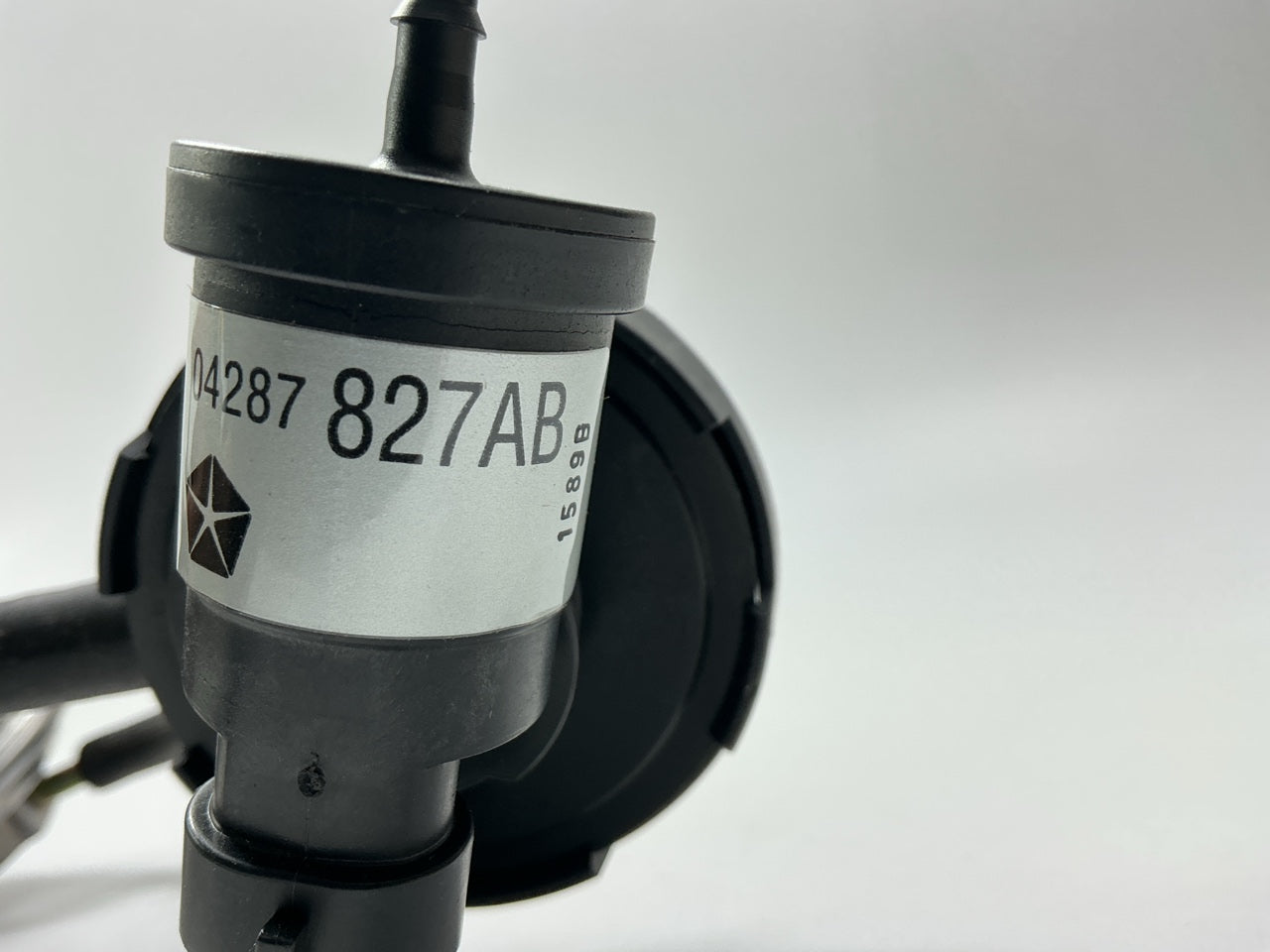 NOS OEM Mopar 4287827AB EGR Valve For 1997-2000 Stratus, Breeze 2.0L