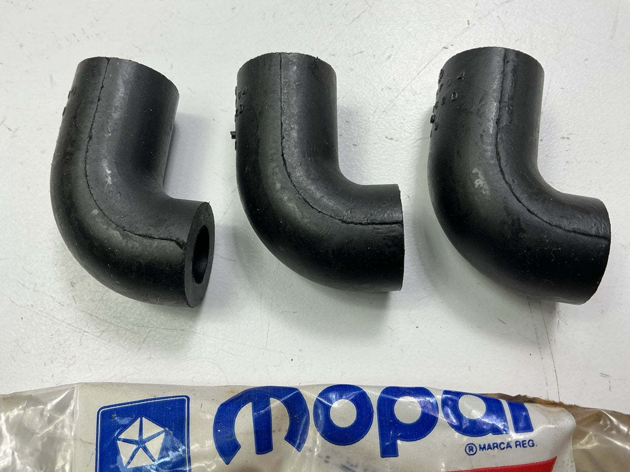 (3) NOS Genuine OEM Mopar 4315704 PCV Valve Elbow Grommets For Chrysler 2.2L
