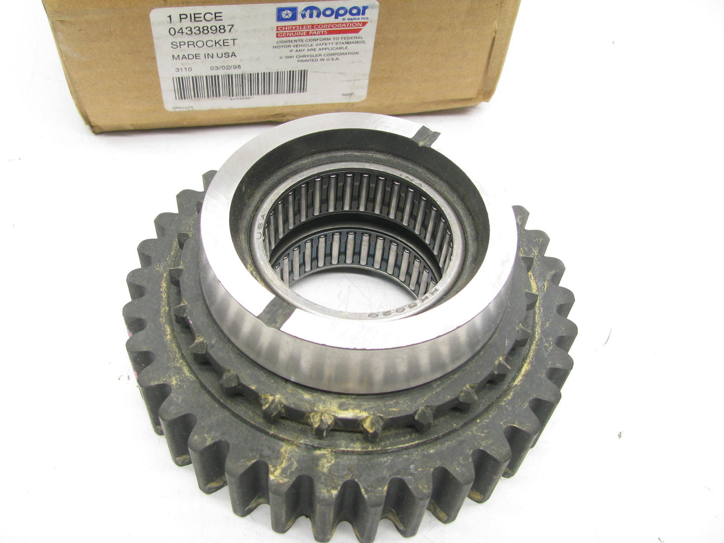 NOS OEM  Transfer Chain Drive Sprocket   04338987