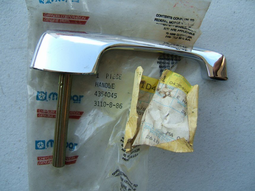 NOS OEM Mopar 4354045 Exterior Outside Door Handle