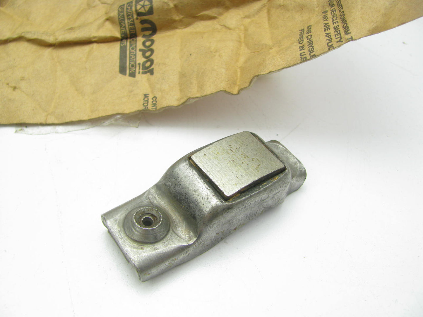OEM For  Mopar Engine Rocker Arm 4397775 For Various 81-87   2.2L 2.5L