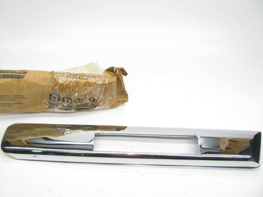 NEW - OEM 04494735 Front Left Side Marker Surround Moulding For 1988 Dynasty
