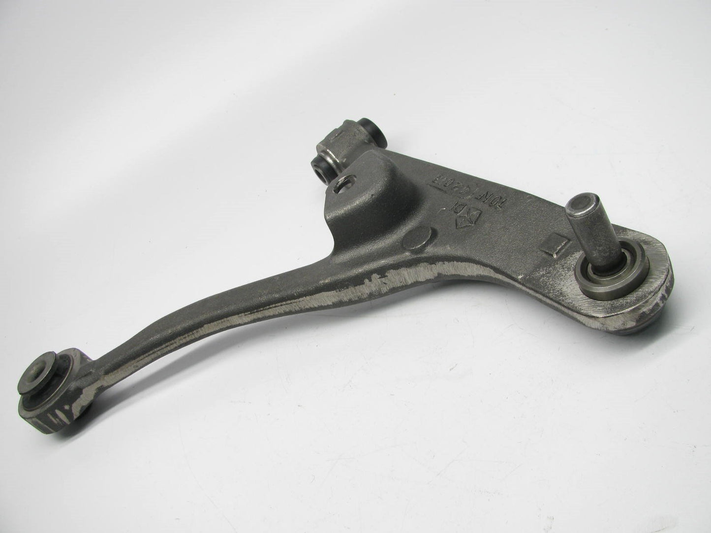 NEW - OEM 4509774 FRONT RIGHT LOWER Suspension Control Arm For 97-99 Dodge Neon