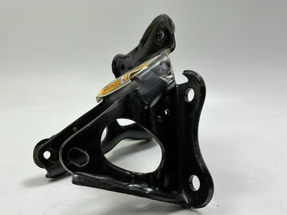 NOS OEM Mopar 4573763 Engine Right Passengers Mount Bracket For 97-00 2.5L V6