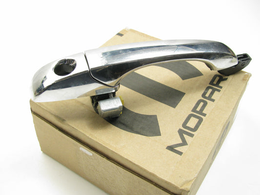 NEW 4589711AD FRONT LEFT Door Handle CHROME OEM For 2010-2017 Chrysler MINIVANS