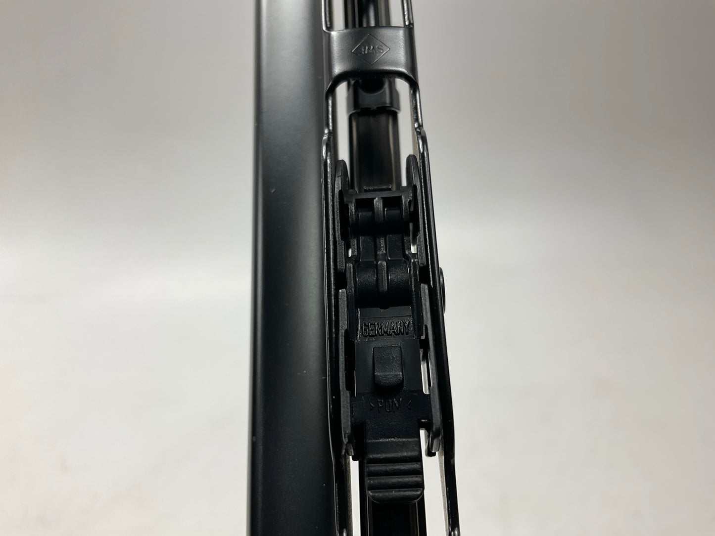 NEW OEM Mopar 4630753 Front Left Windshield Wiper Blade