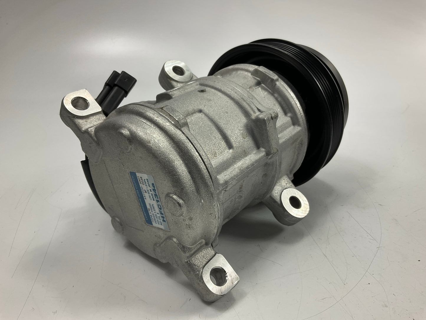 NEW GENUINE OEM Mopar 4677347 A/C Compressor & Clutch 1993-1995 Grand Caravan