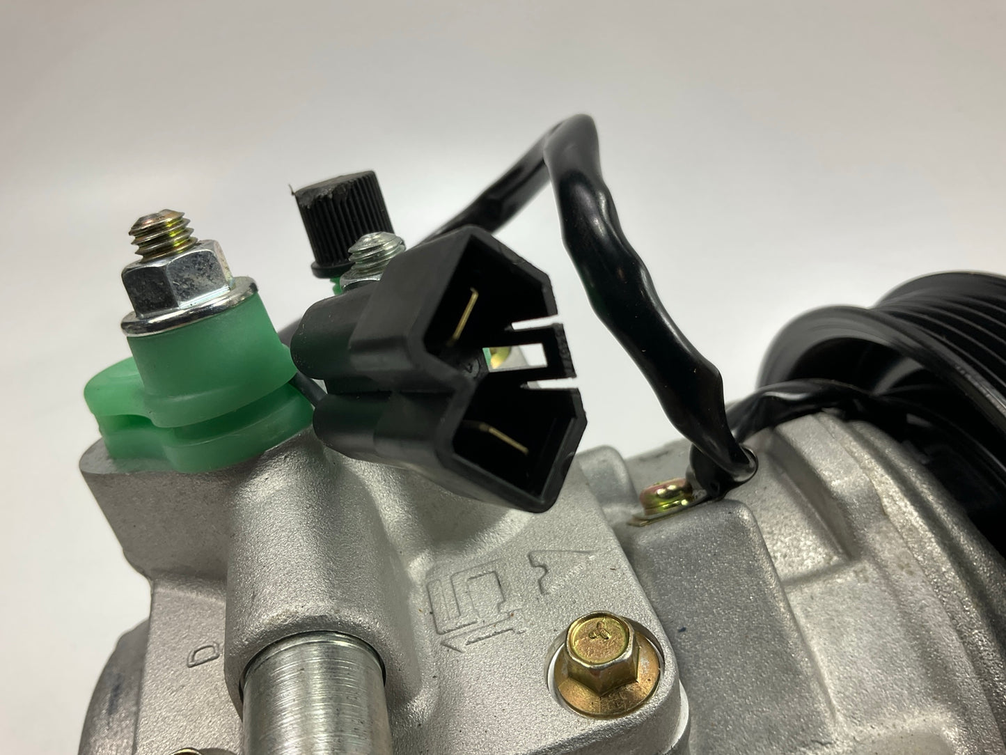 NEW GENUINE OEM Mopar 4677347 A/C Compressor & Clutch 1993-1995 Grand Caravan