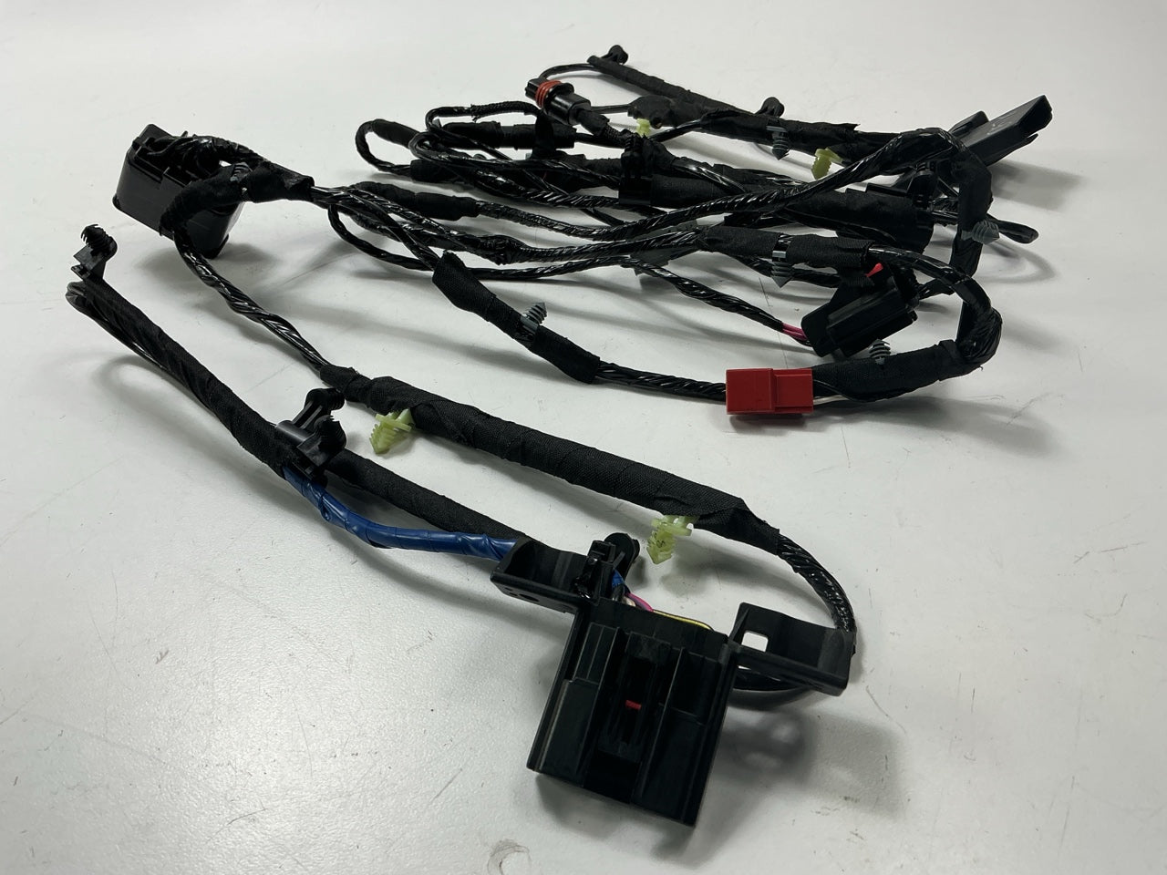 Mopar 4707552  Liftgate Wiring Wire Harness For 1997-1998 Chrysler Minivan