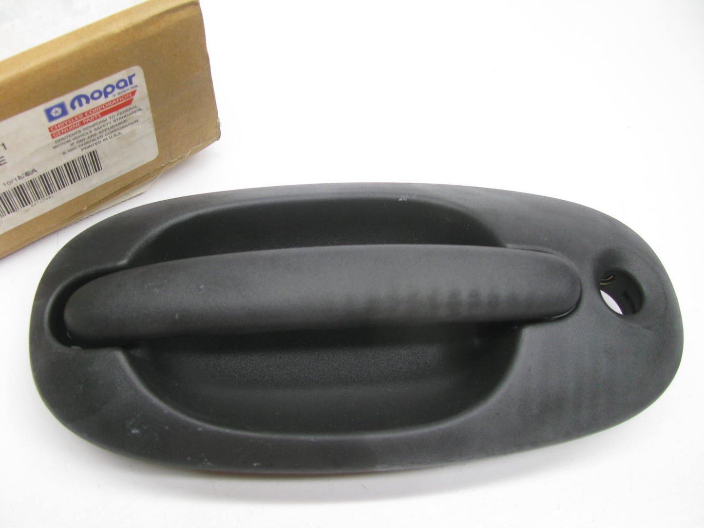 NEW GENUINE LEFT Exterior Door Handle OEM For 97-00 Chrysler MINI VANS