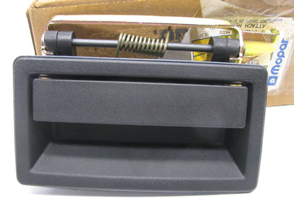 NOS OEM For Mopar Front Exterior Door Handle 04719423 / 4719423