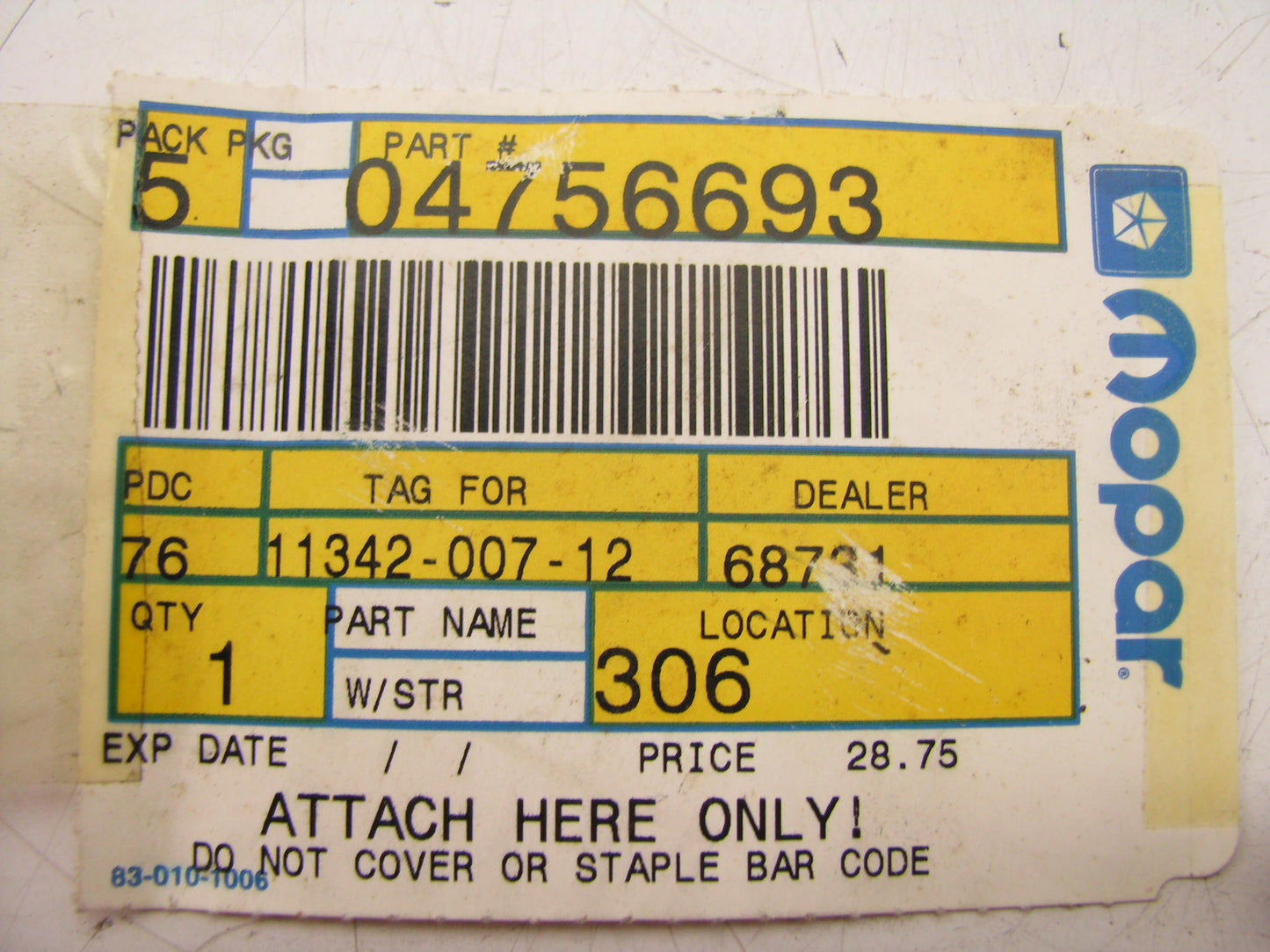 New OEM  Trunk Lid Opening Weather Strip Seal 04756693 For 93-97  Intrepid