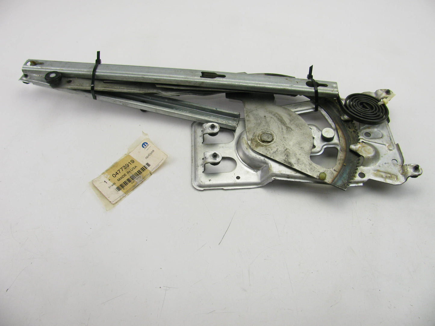 NEW GENUINE OEM 4773919 FRONT LEFT Window Regulator For Mopar