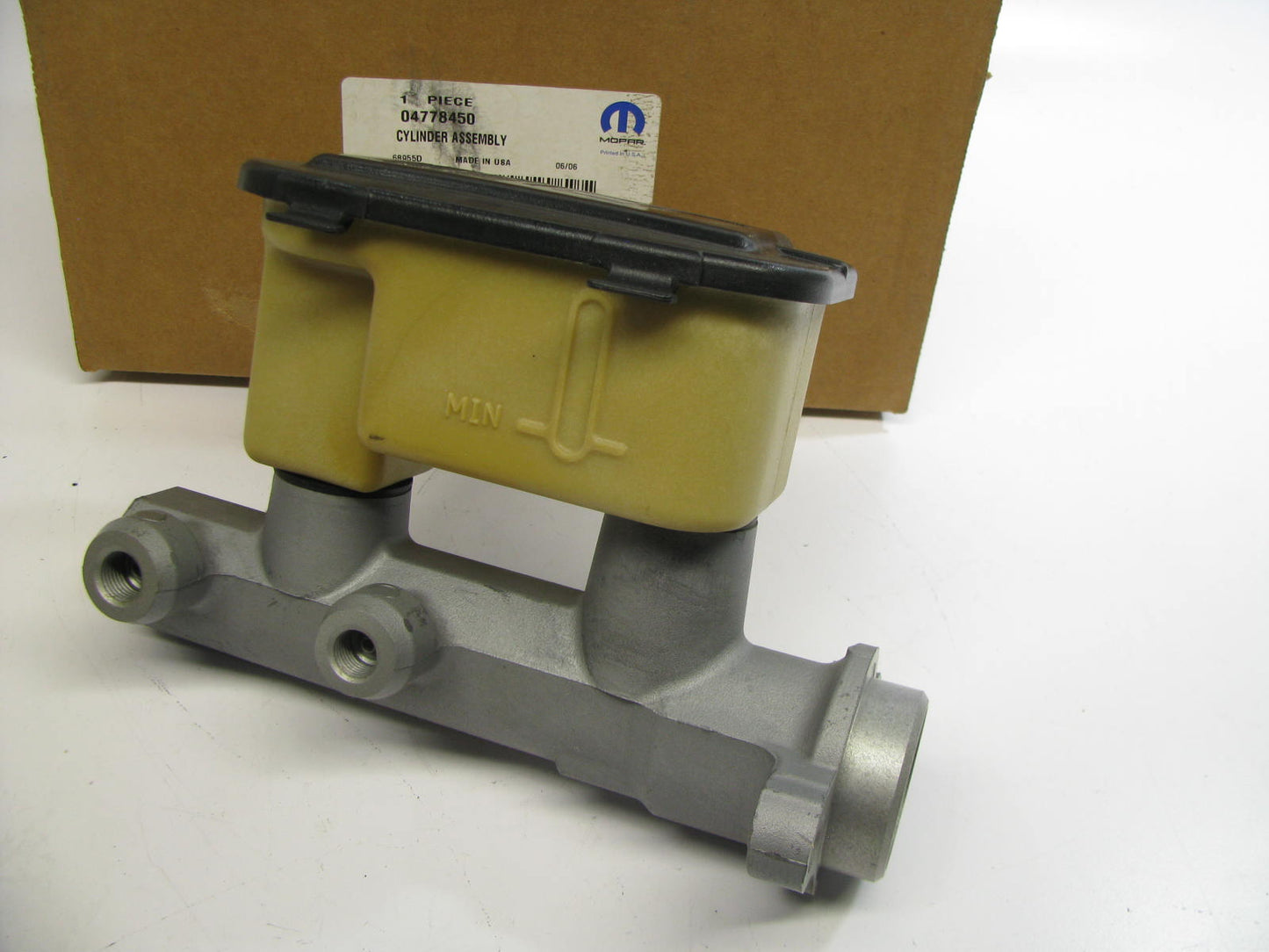 NEW GENUINE OEM 4778450 Brake Master Cylinder For 1994-1997 Ram 1500