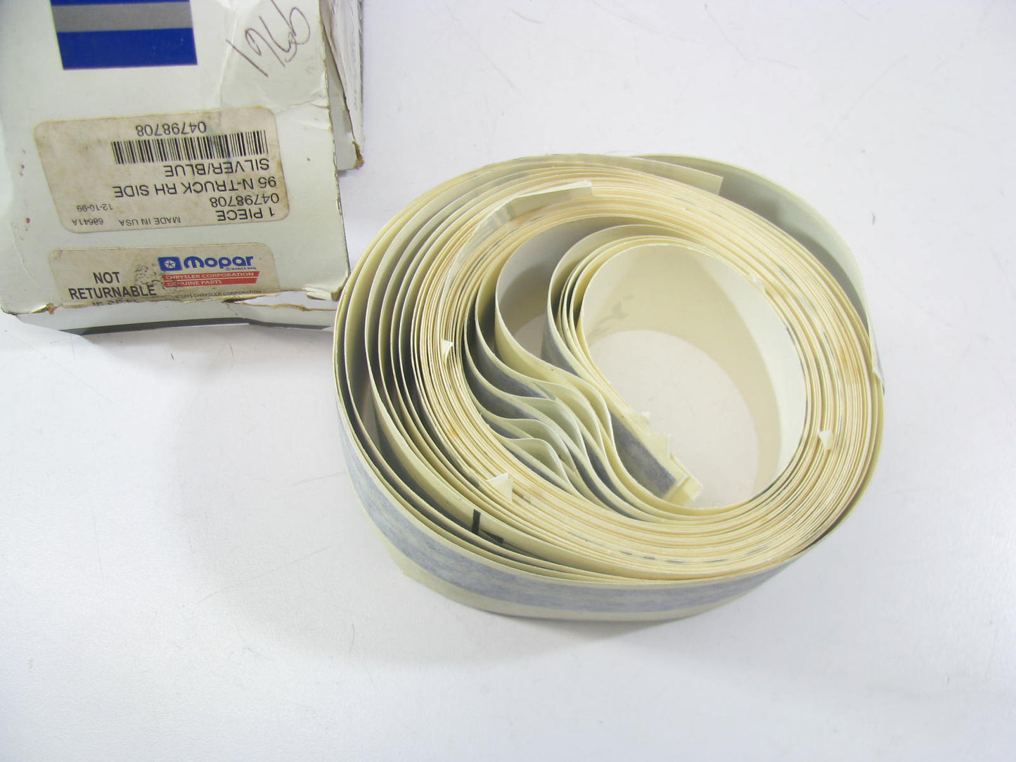 NOS OEM 4798708 RIGHT R.H. Bodyside Upper Tape For 1996 DAKOTA
