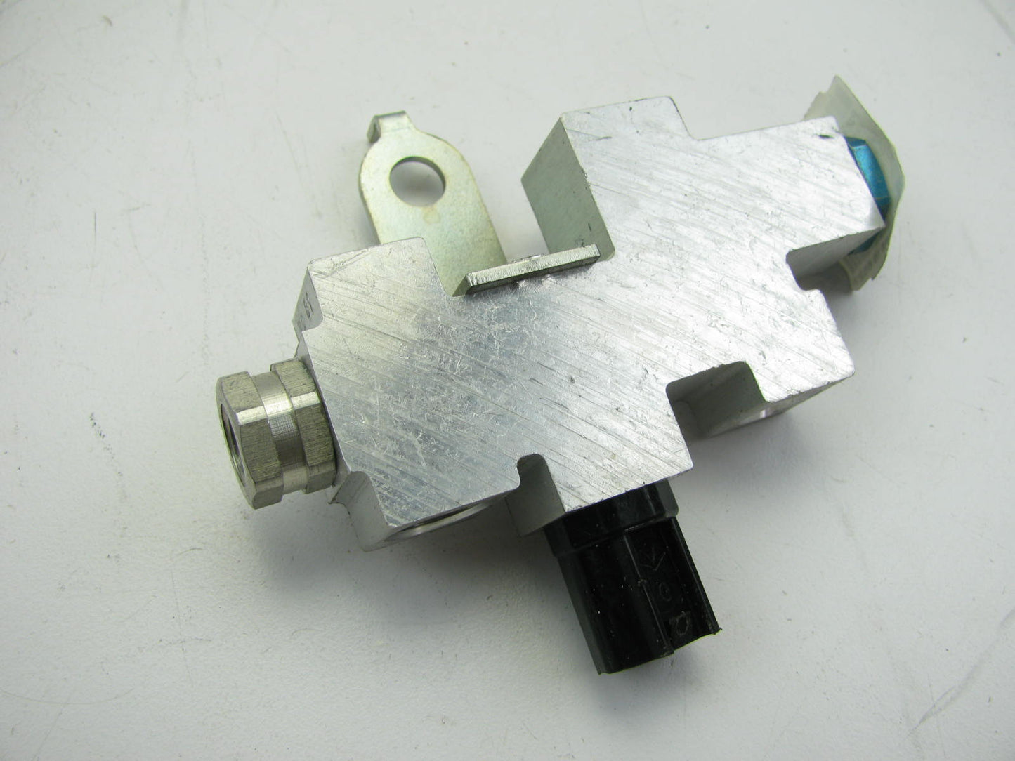 New OEM P04865325AA Brake Proportioning Valve For 1999-2000 Plymouth