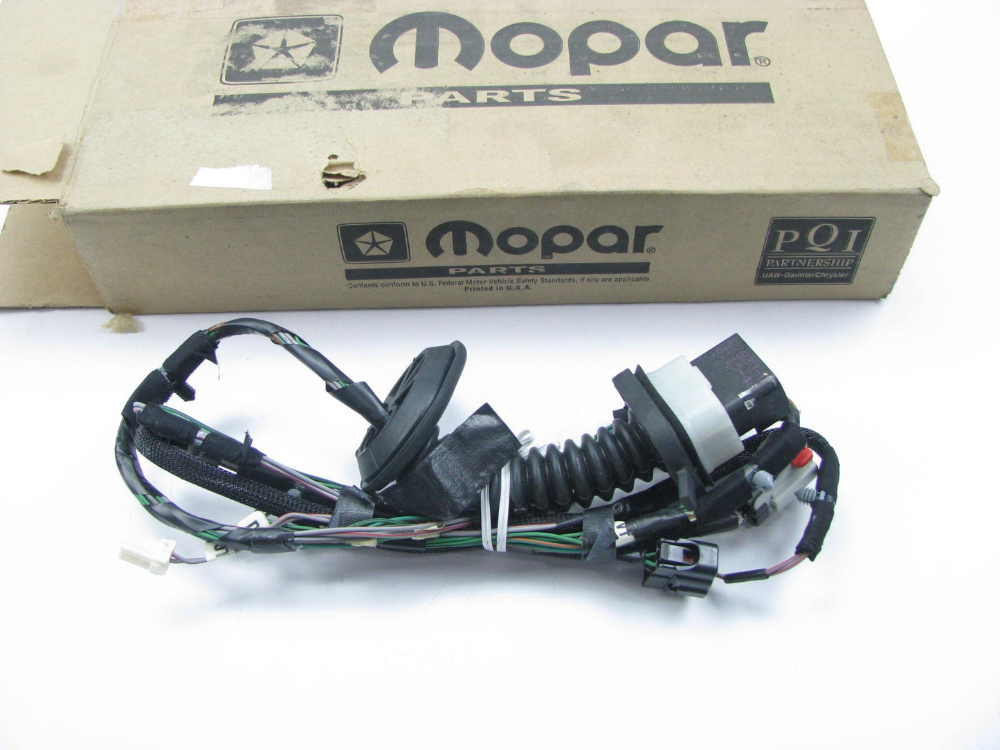 NEW - OEM 4869409AA Rear LEFT Door Wiring Harness For 2004 Pacifica