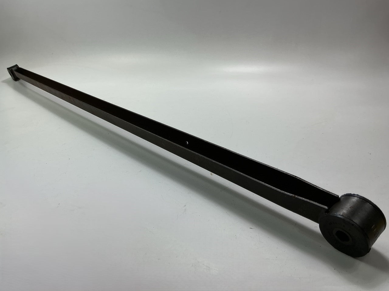 NOS OEM Mopar 4882822 Rear Suspension Track Bar