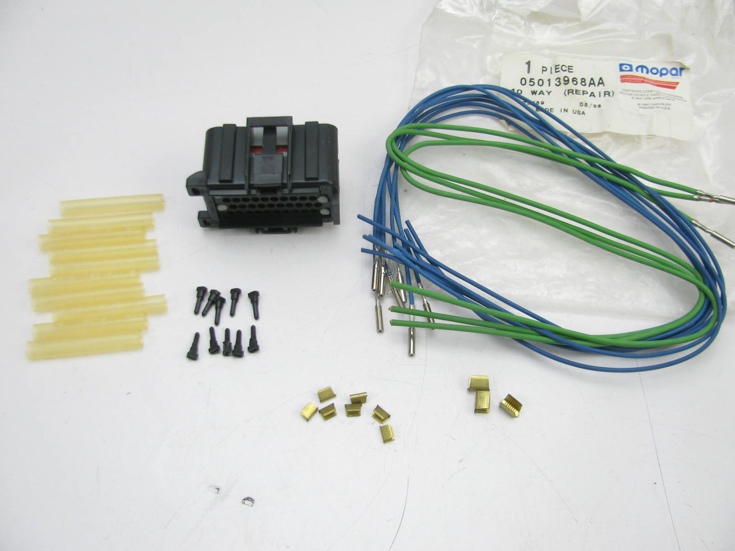 OEM  40-pin Female Connector Pig-tail Repair Harness 05013968AA