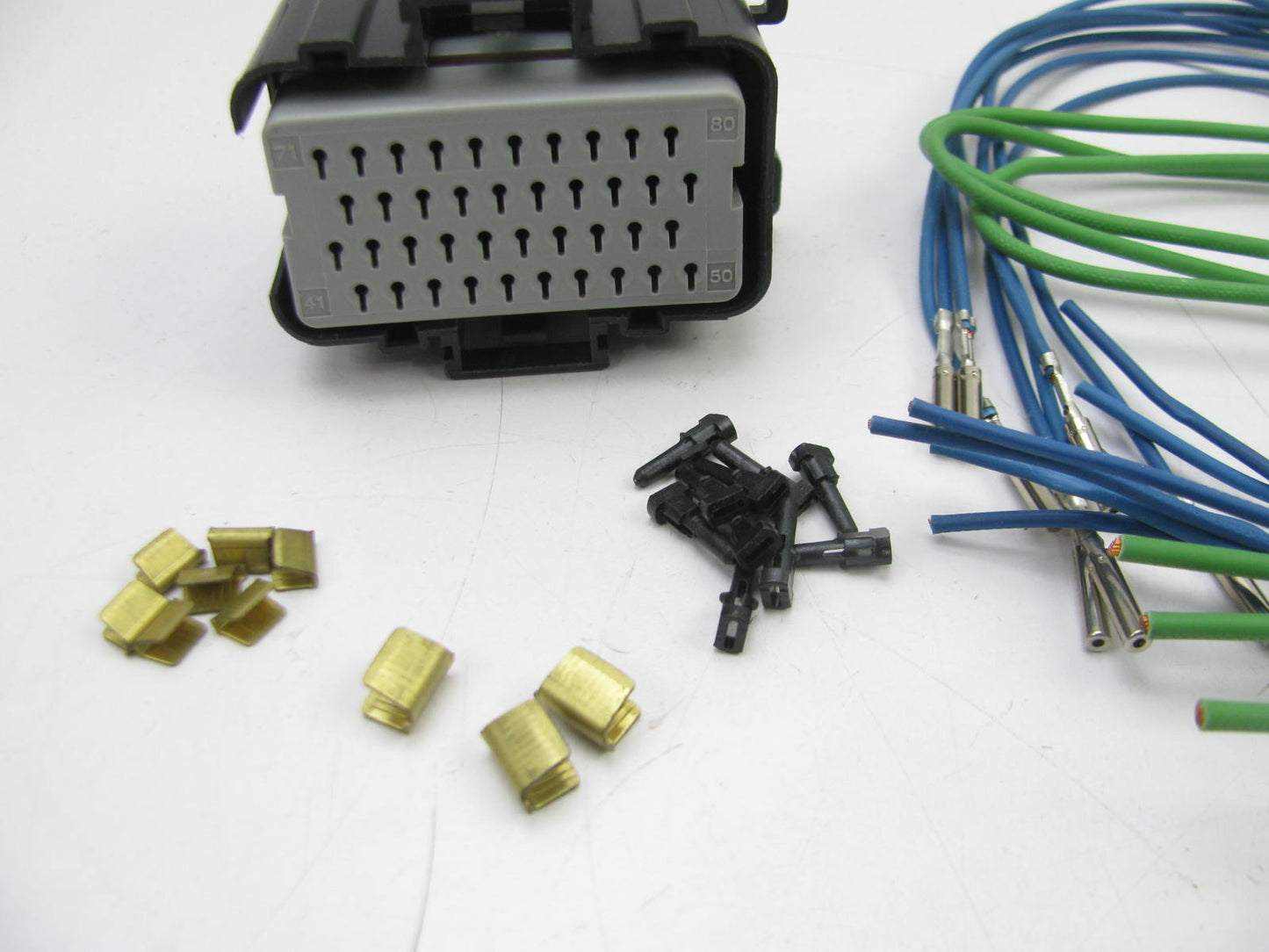 OEM  40-pin Female Connector Pig-tail Repair Harness 05013968AA