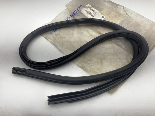 Mopar 5074152AE Front Door Weatherstrip Rubber Seal For 2010-2011 Dodge Caliber