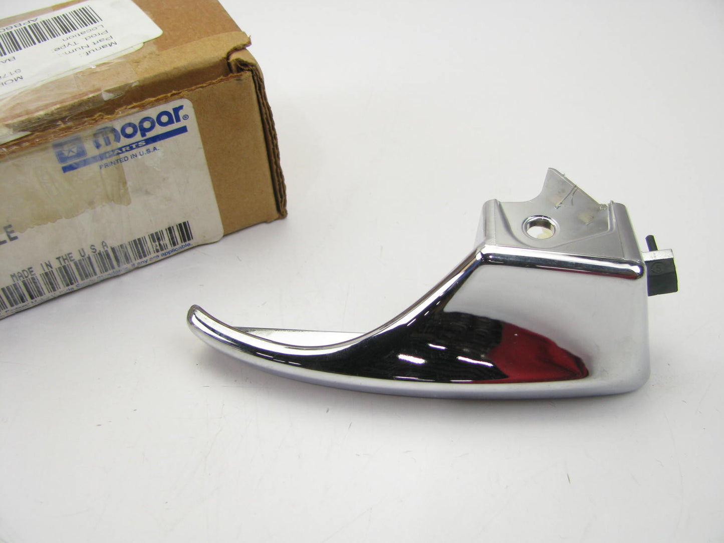 NEW - OEM 5170261AA Front Right Interior Chrome Door Handle For 2004-08 Pacifica