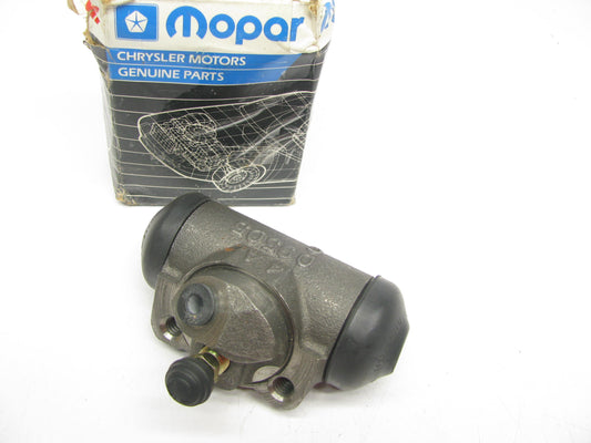 NOS - OEM MOPAR 52000848 Right Rear Drum Brake Wheel Cylinder