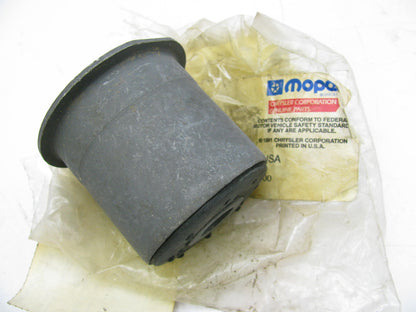 NEW 52038026 REAR LOWER Suspension Control Bushing OEM For 93-98 Grand Cherokee